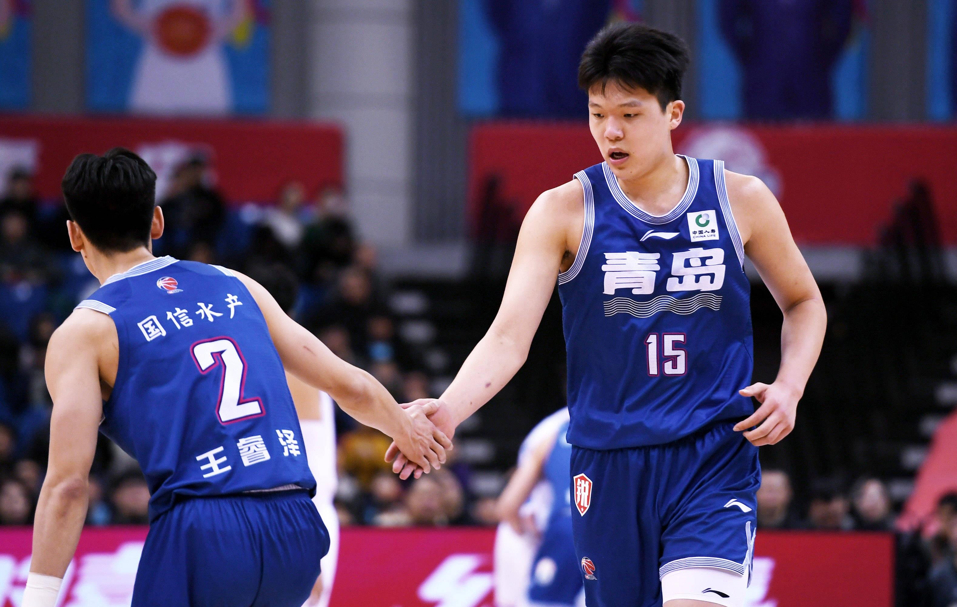 开元体育注册登录-CBA季后赛关键时刻再迎强敌，上海海港扳平良机，主帅态度——底气十足，更衣室氛围转暖的简单介绍