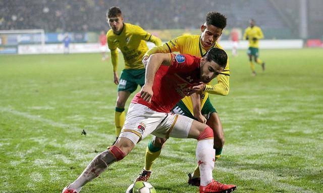 开元体育-赛前塞维利亚调整名单以备荷甲；远射贴柱环节打磨；引发热议；轮换策略成焦点(几内亚发生严重球迷冲突和踩踏事故)