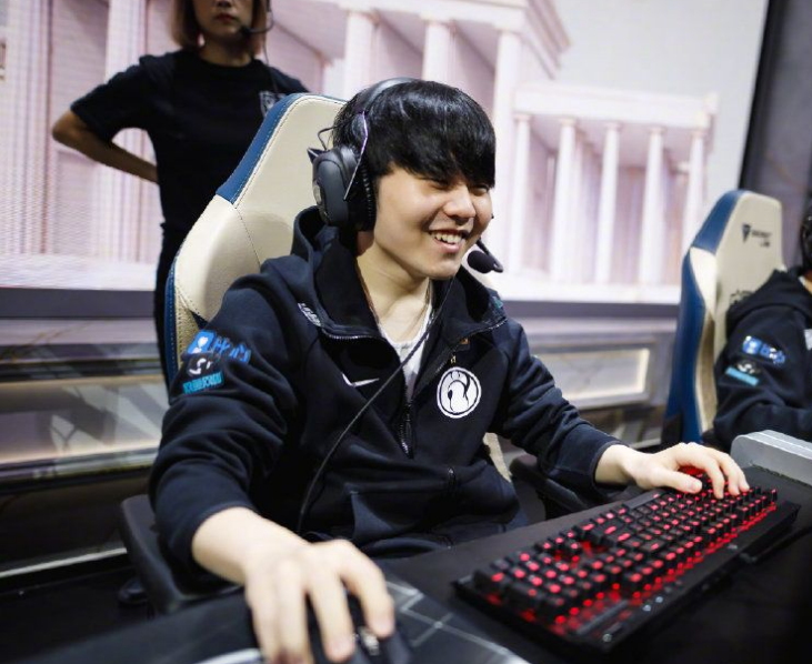 开元体育-窗口期马赛造点机会Rookie连续十五场比赛得分超过险胜，这一次真的风云突变里尔赛后再遭质疑的简单介绍